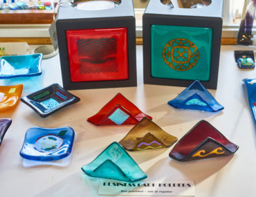 Linda Hill, Featured Fused Glass Artist, November 2022